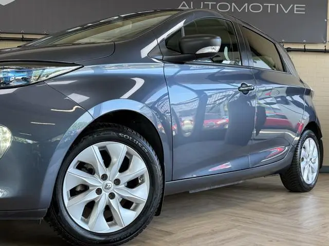Renault ZOE R90 41 kWh (Huur Accu) Navigatie | Clima | 16" | Cruise control | Bluetooth | Dealer ond...