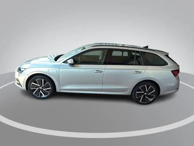 Skoda Octavia Combi 1.4 TSI iV PHEV 204pk DSG Business Edition · Stuur- & Stoelverwarming · Apple/An...