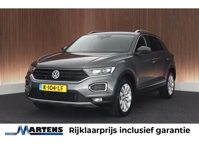 Volkswagen T-Roc 1.5 TSI 150pk DSG Style Trekhaak Virtual cockpit Adaptive cruise Stoelverwaming PDC