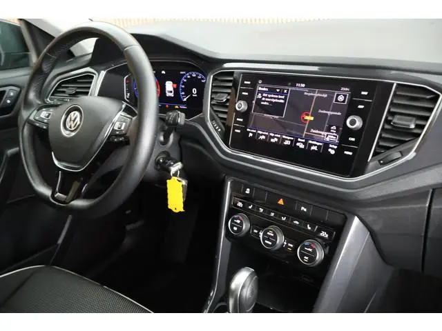 Volkswagen T-Roc 1.5 TSI 150pk DSG Style Trekhaak Virtual cockpit Adaptive cruise Stoelverwaming PDC
