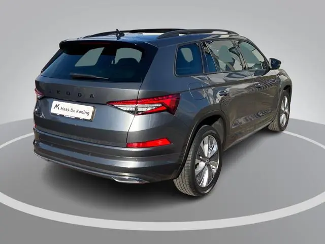 Skoda Kodiaq 1.5TSI/150PK Sportline Business 7p. DSG · Panoramadak · Apple/Android Car Play · Camera...