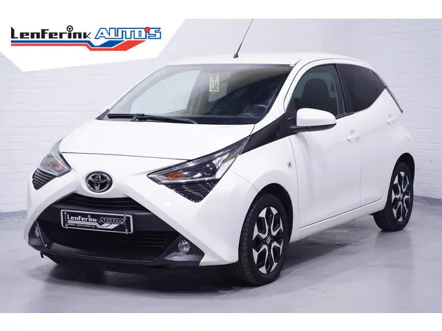Toyota Aygo 1.0 VVT-i x-joy Climate control Camera Apple Carplay Cruisecontrol 1e Eigenaar NAP