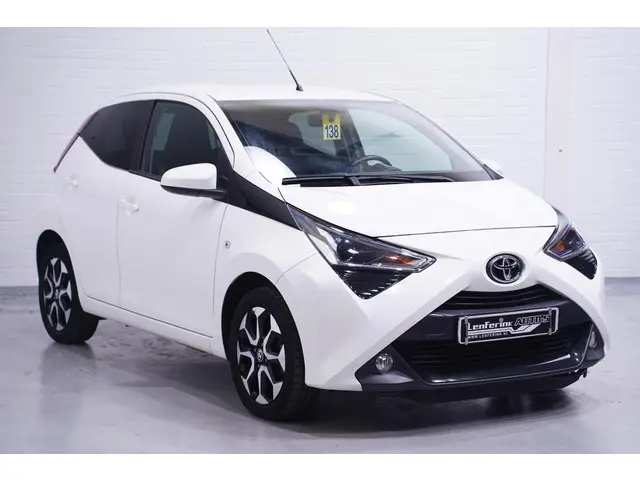 Toyota Aygo 1.0 VVT-i x-joy Climate control Camera Apple Carplay Cruisecontrol 1e Eigenaar NAP