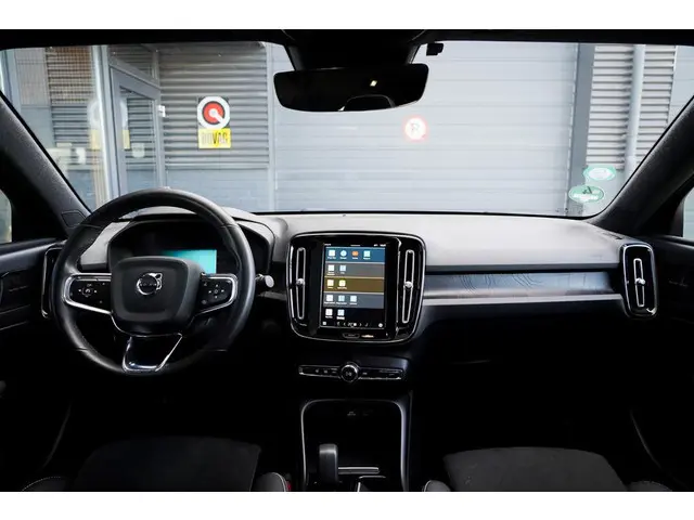 Volvo C40