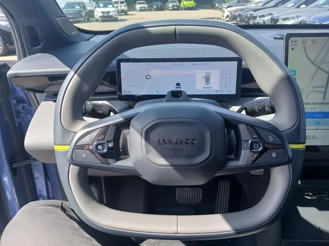 Lynk & Co 02