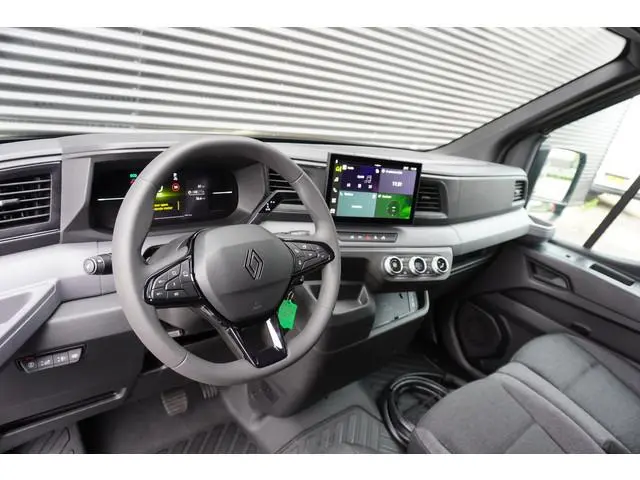 Renault Master E-Tech T35 L3H2 Extra long range 87 kWh 420km Range WLTP Apple Carplay Camera Cruise...