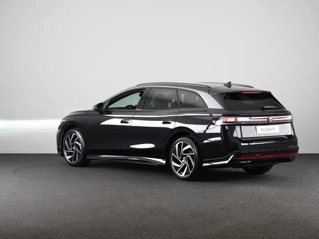 Volkswagen ID.7 Tourer Pro Business 77 kWh accu, 210 kW / 286 pk Variant 231PK | 17% bijtelling* | 20" LM velgen | Navigatie | 360 gradencamera | Matrix koplampen | Onderhoud tot 30-6-2030