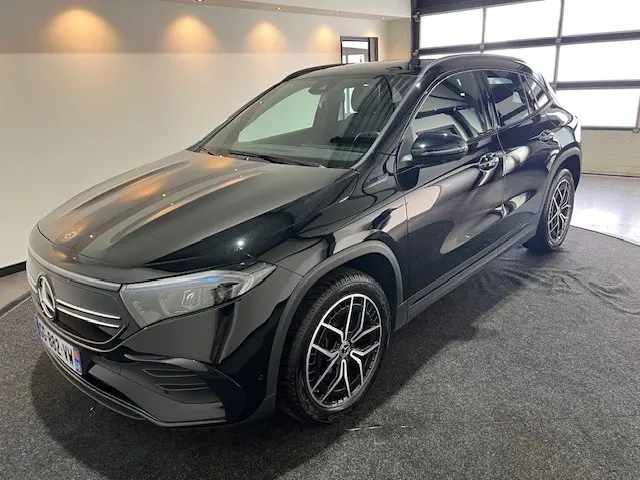 Mercedes-Benz EQA 250 AMG Line 67 kWh | Panorama schuif/kanteldak | Stoelverwarming | Camera 360 | N...