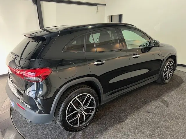 Mercedes-Benz EQA 250 AMG Line 67 kWh | Panorama schuif/kanteldak | Stoelverwarming | Camera 360 | N...