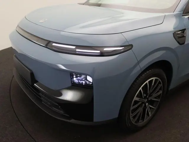 Leapmotor B10
