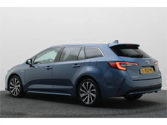 Toyota Corolla Touring Sports 1.8 Hybrid Dynamic Camera, Keyless, Apple Carplay, ACC, Stoelverwarmin...