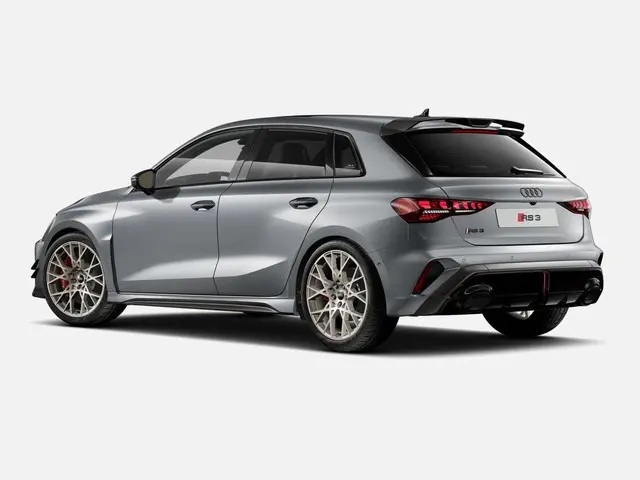 Audi RS3 Sportback 2.5 TFSI quattro 400 PK  competition limited 593/750 · Audi Exclusive Gletsjerwit...