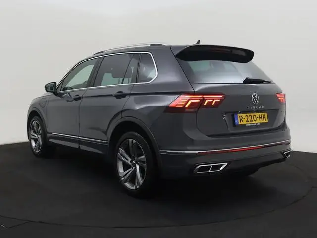Volkswagen Tiguan 1.4 TSI eHybrid R-Line Business+ | PANO | IQ-Light | VC | Adapt. Cruise | Clima |...