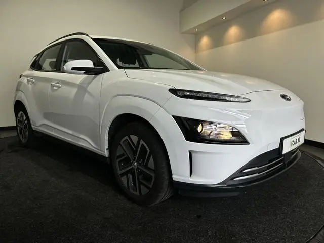 Hyundai Kona EV Comfort 39 kWh - Verwarmde stoelen | Digitaal dashboard | Hill hold functie |