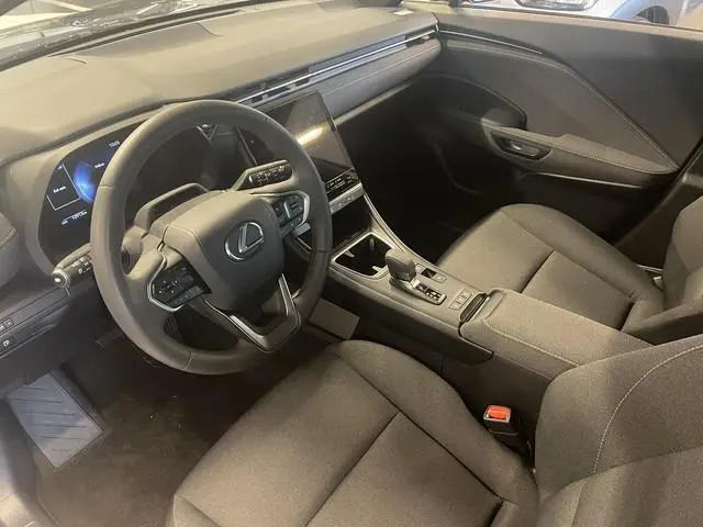 Lexus LBX