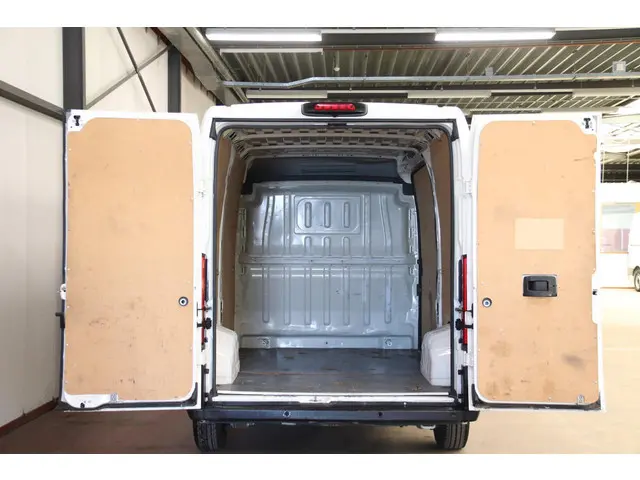 Peugeot Boxer 2.2 120PK L2H2 ACHTERUITRIJCAMERA EURO 6