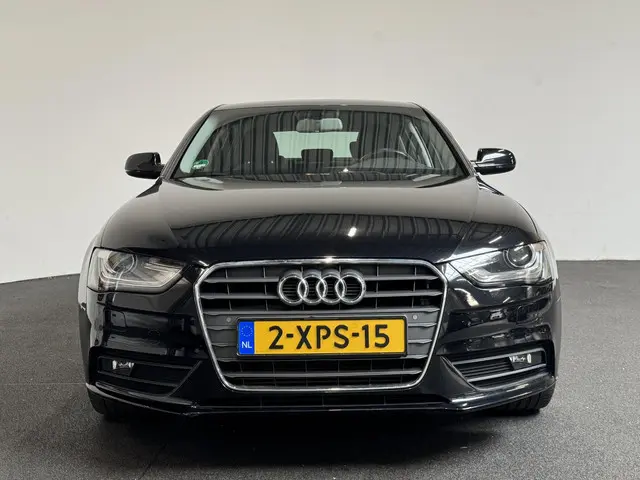 Audi A4 Limousine 1.8 TFSI Business Edition Automaat Navigatie Cruise control Climate control Parkee...