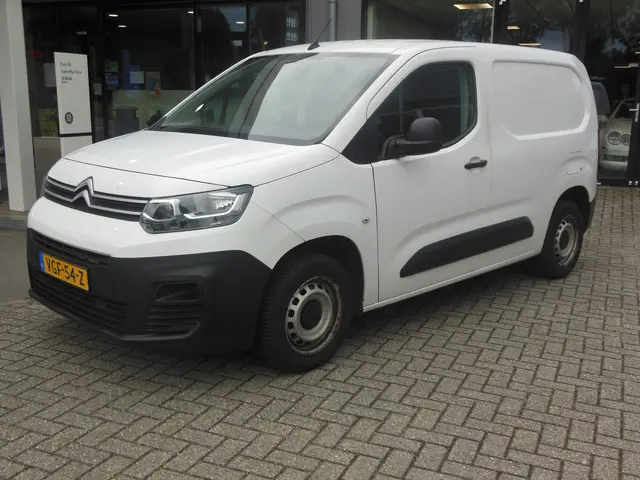 Citroën Berlingo 1.5 BlueHDI Control Exl. b.t.w. Staat in Hoogeveen