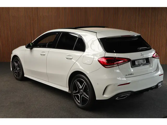 Mercedes-Benz A-klasse 250e AMG Line Panodak Leer Navi PTS LM velgen EQ BTW auto!