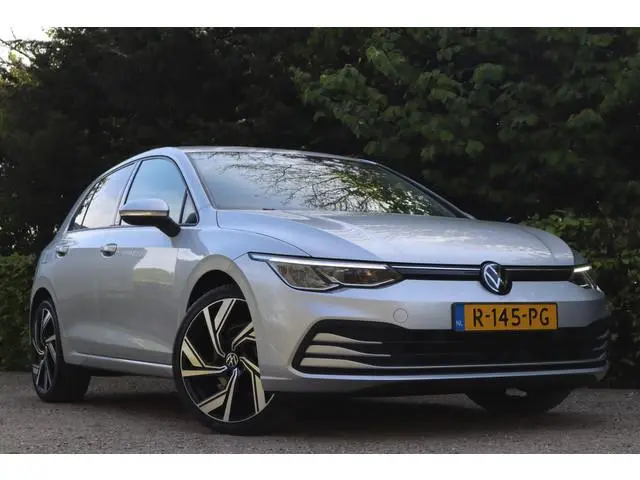 Volkswagen Golf 1.0 TSI Life | Sfeerverlichting | ACC | Carplay |