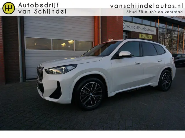 BMW X1 23I 204PK M-SPORT SUPER NETTE STAAT VOLLEDIG DEALER ONDERHOUDEN ELECTR.TREKHAAK 360CAMERA ZWA...
