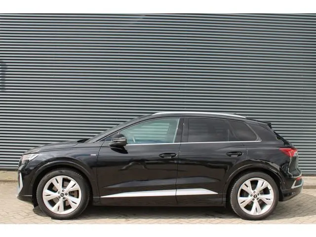 Audi Q4 e-tron 40 S-Line 77 kWh Camera Adaptive-Cruise Navigatie Stoelverwarming Led