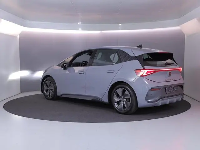 CUPRA Born Essential 62 kWh 204 pk | SOH 92,67% | Navigatie via App | Parkeersensoren | Autom. airco...