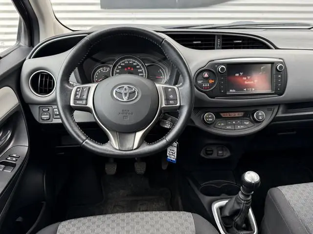 Toyota Yaris 1.3 VVT-i Aspiration Camera|Cruise|Clima|Navi|Elek ramen|N.A.P|Nieuwe APK bij afleverin...