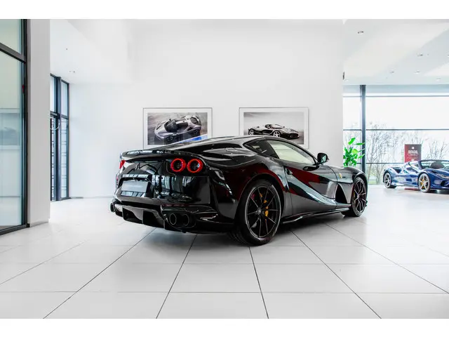 Ferrari 812 Superfast ~Ferrari Munsterhuis~