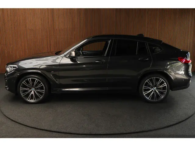 BMW X4 M40i HUD Panodak 360° Harman K Leer ACC Navi Keyless Entry & Go Elektr. uitklapbare trekhaak...