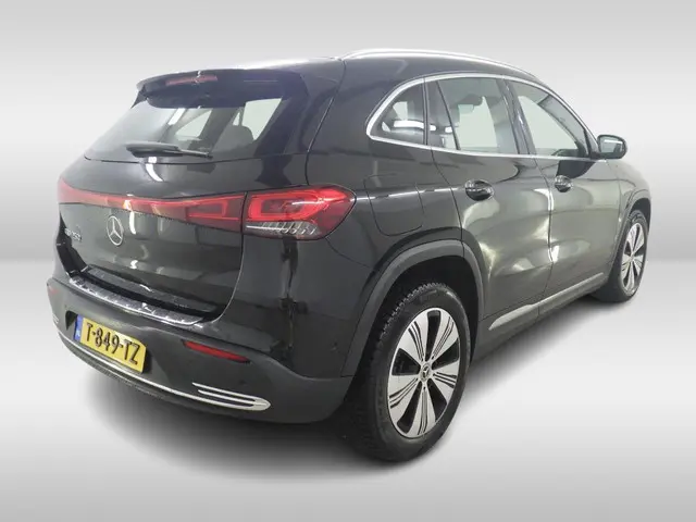 Mercedes-Benz EQA 250 Business Line 67 kWh 3-Fase 2e-Eig. & Keurig-Onderh. BOVAG-Garantie. NL-Auto.