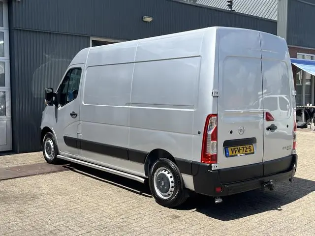 Opel Movano 2.3 CDTI L2H2 170pk Automaat Airco Cruise controle Trekhaak 2500kg trekgewicht Camera Te...