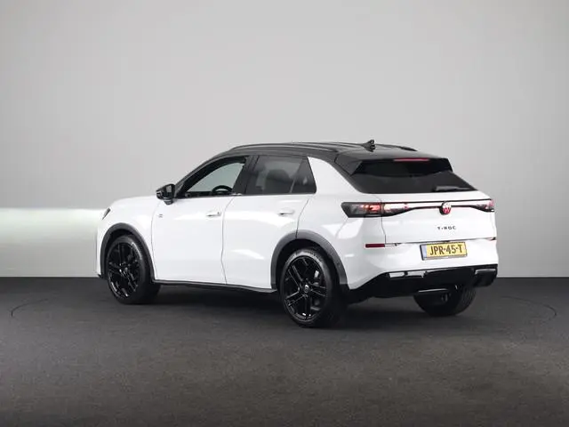 Volkswagen T-Roc 1.5 eTsi Style First Edition | 360 Camera | Black Style | Head-Up display | Led Mat...