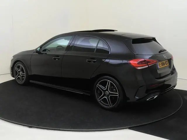 Mercedes-Benz A-klasse 180 Business Solution AMG
