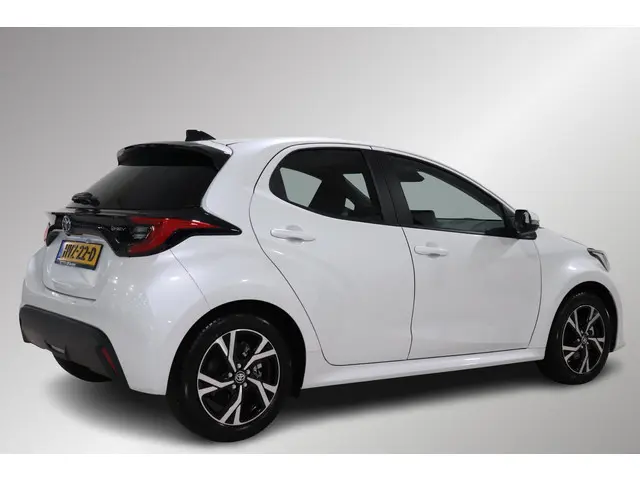 Toyota Yaris 1.5 Hybrid 115 Dynamic, Comfort pack, BSM, Stuurverwarming!