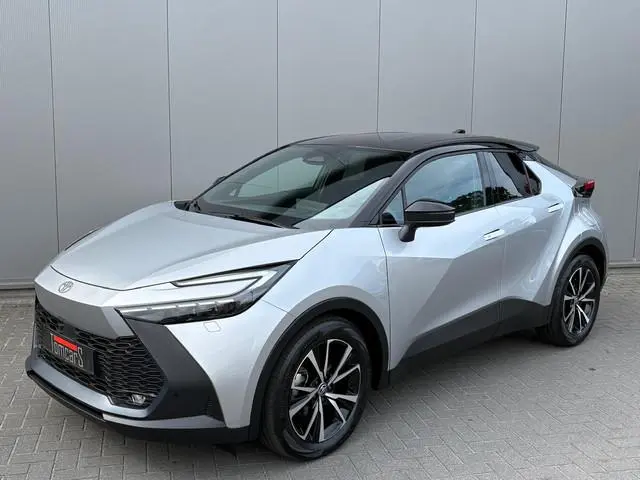 Toyota C-HR 1.8 Hybrid 140PK First Edition Bi-Tone/Winter-pack/Gr.-navigatie/Elektr.klep/Camera/Adap...