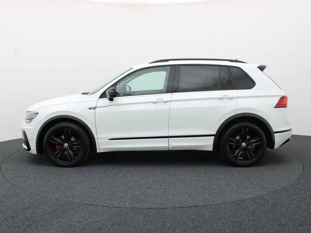 Volkswagen Tiguan 1.5 TSI ACT Highline Business R | Black Style | Head Up | Side Assist | Elk. A-kle...