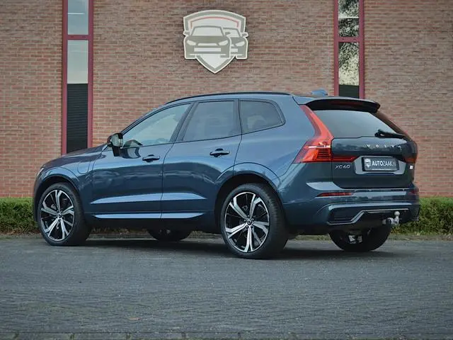 Volvo XC60 2.0 T6 Recharge AWD Plus Dark | Trekhaak