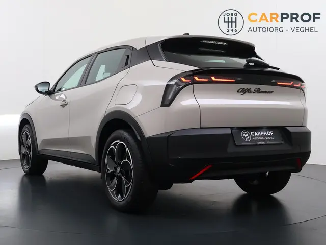 Alfa Romeo Junior Elettrica 54 kWh LMV | Apple CarPlay |