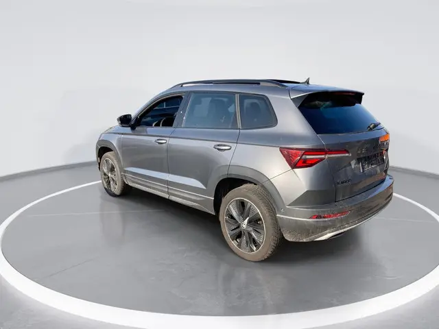 Skoda Karoq 1.5TSI/150PK ACT Sportline DSG · Panoramadak · Navigatie · Apple/Android Car Play · Gara...