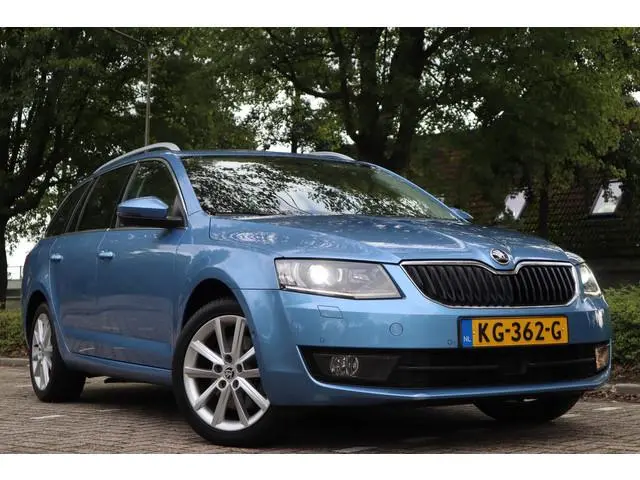 ŠKODA Octavia Combi 1.8 TSI Greentech Style Business | Trekhaak | ACC | Navi |