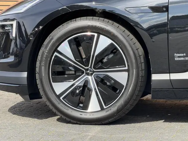 Polestar 4