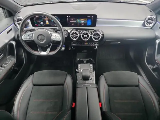 Mercedes-Benz A-klasse 180 Business Solution AMG Night pakket|Sfeerverlichting|Multibeam LED| Stoelv...