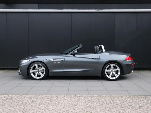 BMW Z4 Roadster sDrive18i High Executive | M SPORT | LEDER | STOEL/STUURVERW. | PDC | NAVI | CRUISE...