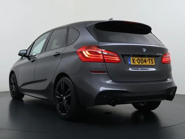 BMW 2-serie Active Tourer 220i High Executive M Pakket Camera Automaat