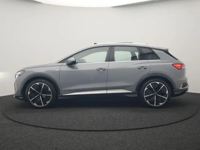 Audi Q4 e-tron 35 2x S Line 55 kWh 170pk Dealer O.H. | Panodak | Valcona Lederen Sportstoelen & Memo...