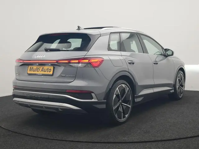 Audi Q4 e-tron 35 2x S Line 55 kWh 170pk Dealer O.H. | Panodak | Valcona Lederen Sportstoelen & Memo...
