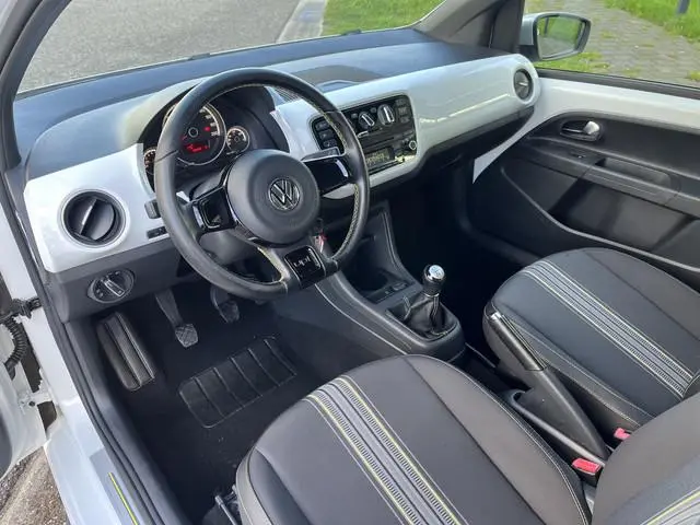 Volkswagen Up! 1.0 high up! BlueMotion / Stoelverw. / Elek Ramen V / Airco /