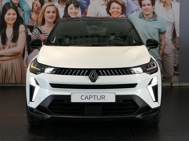 Renault Captur 1.8 E-Tech full hybrid 160 techno Camera, Adaptive Cruise, Clima, Google Navi