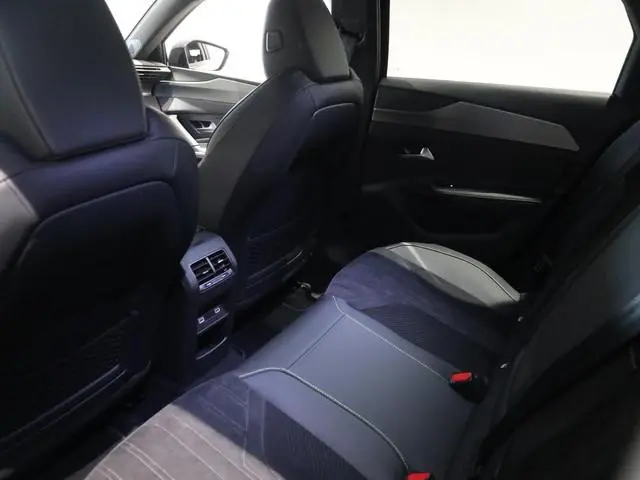 Peugeot e-308
